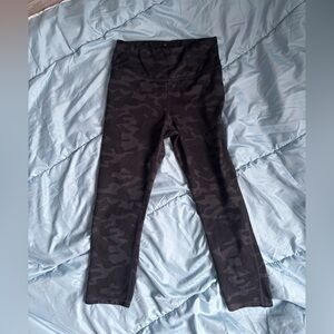 Danskin Dark Camouflage Capri Leggings